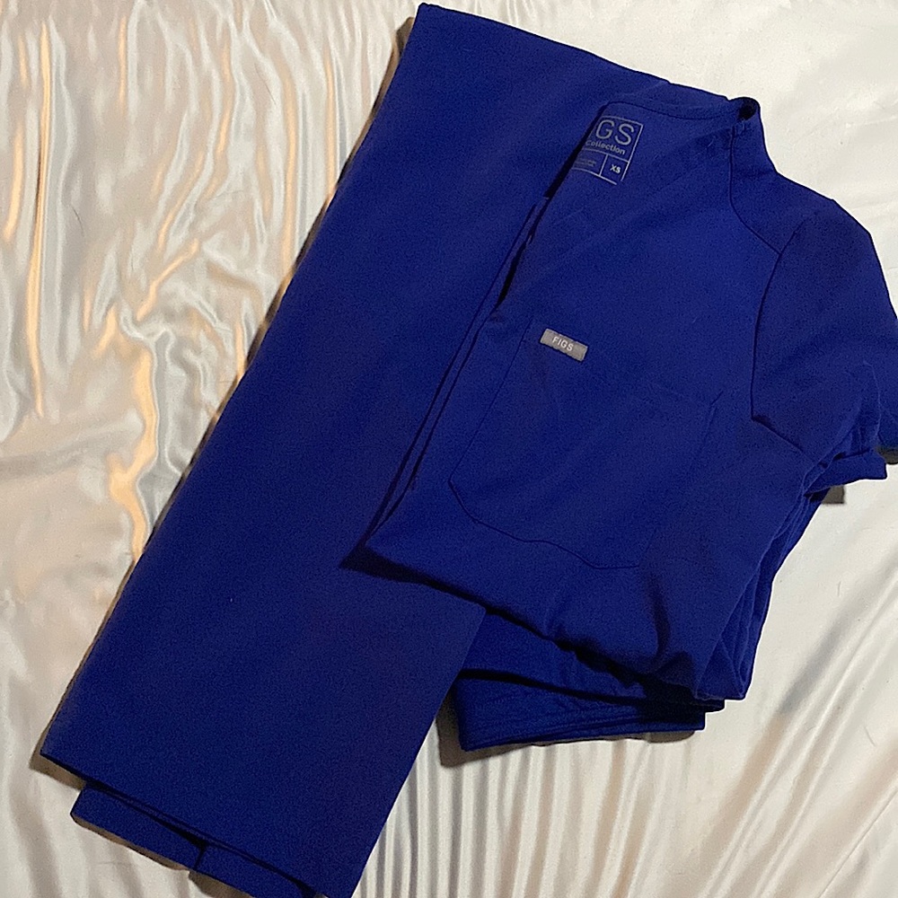 FIGS SET Deep Royal Blue Scrub top and bottom